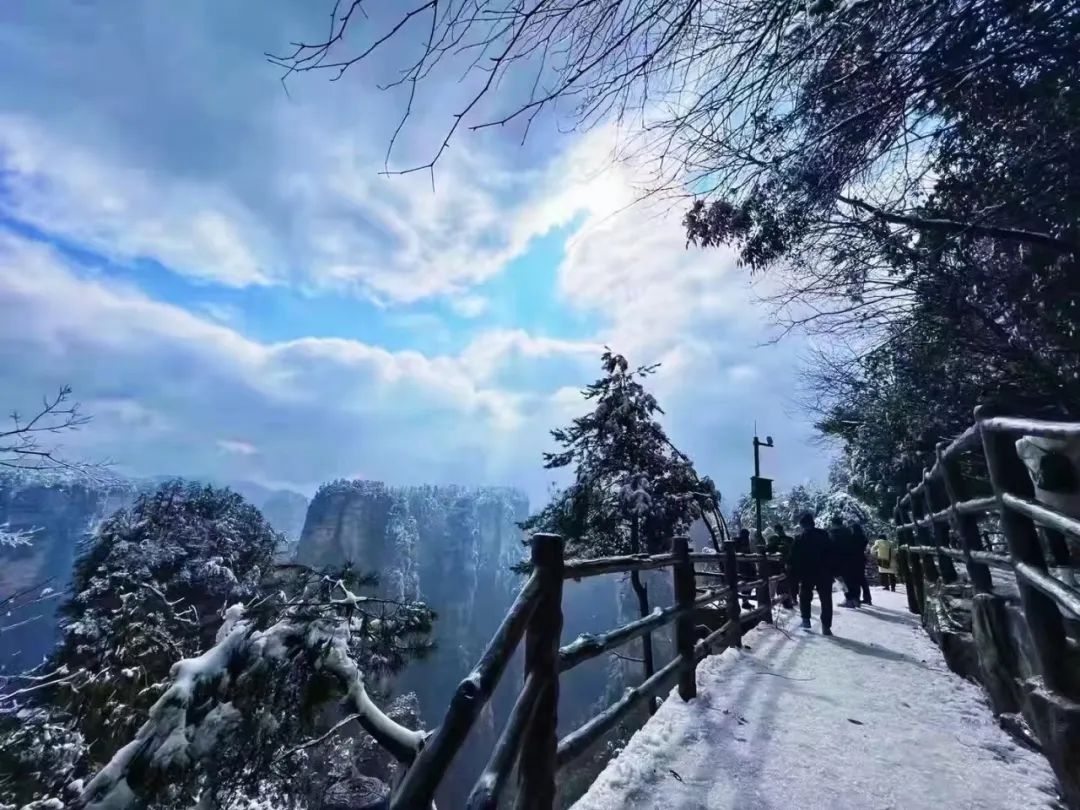东升国际-科技赋能场景,让娱乐更有趣。